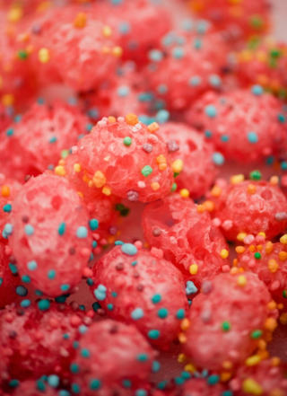 Very Berry Cosmic Clusters